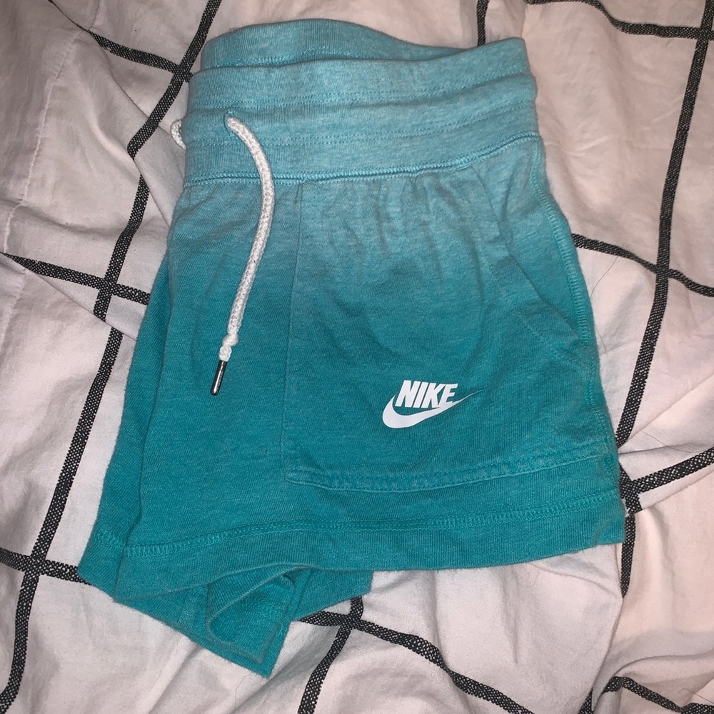 Nike vintage shorts